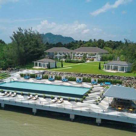 Cove 55 Hotel Santubong Buitenkant foto