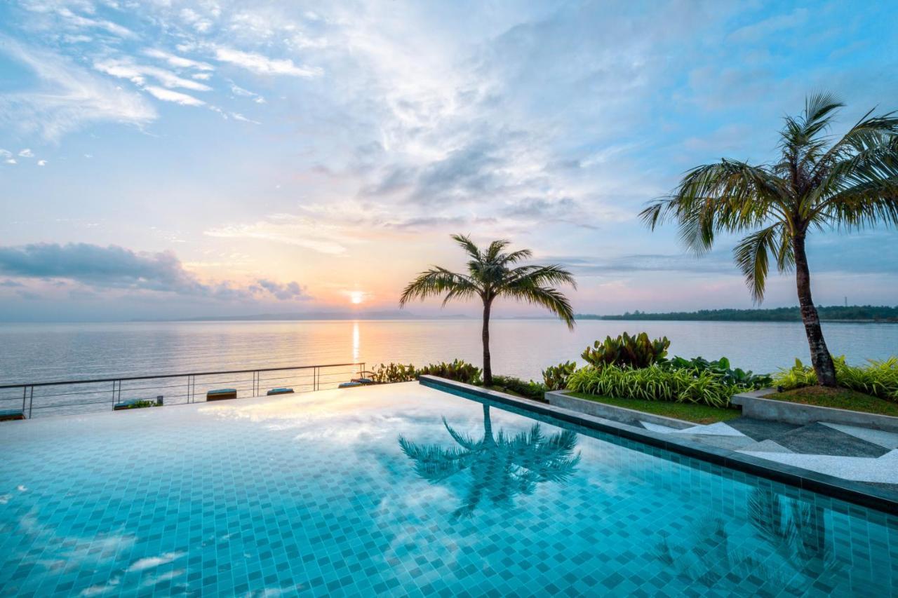 Cove 55 Hotel Santubong Buitenkant foto