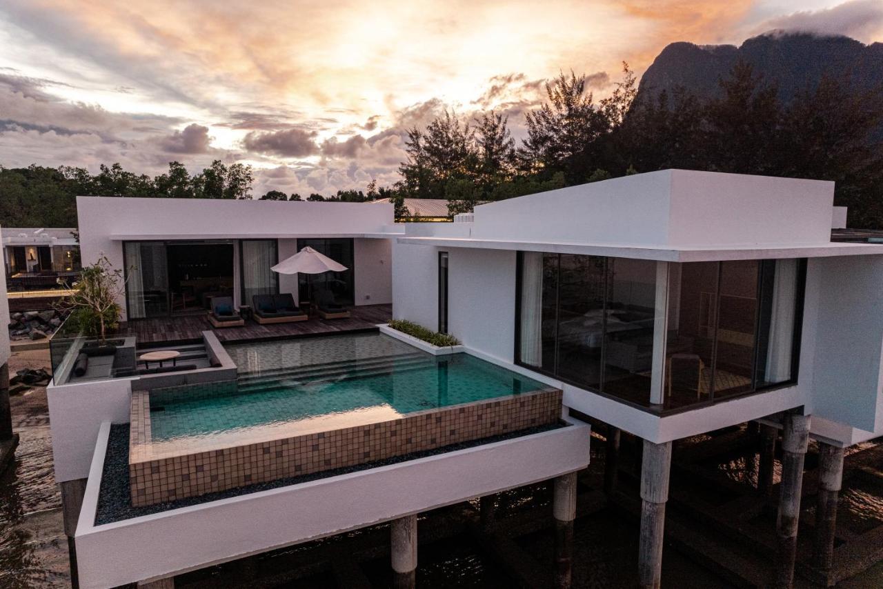 Cove 55 Hotel Santubong Buitenkant foto