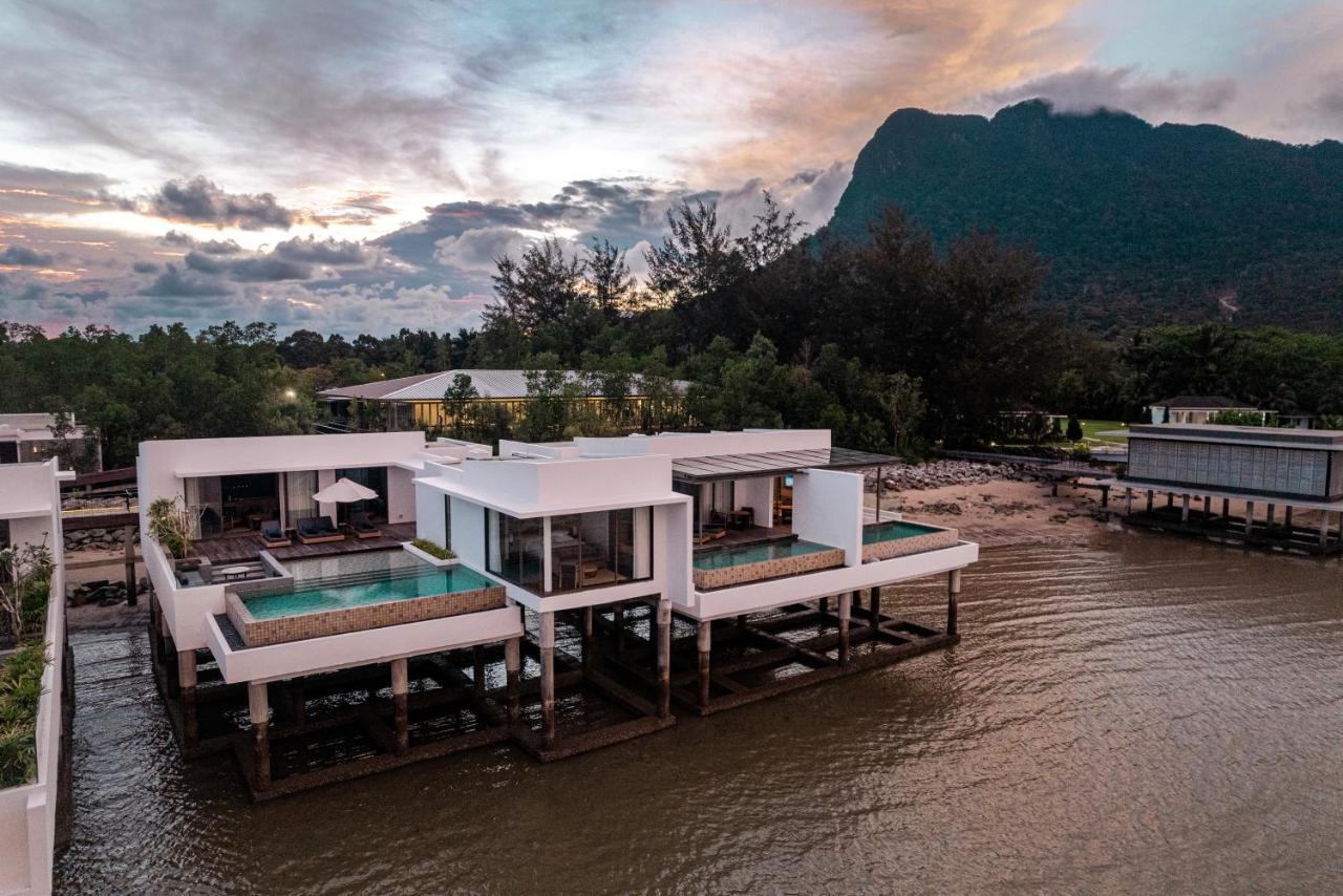 Cove 55 Hotel Santubong Buitenkant foto