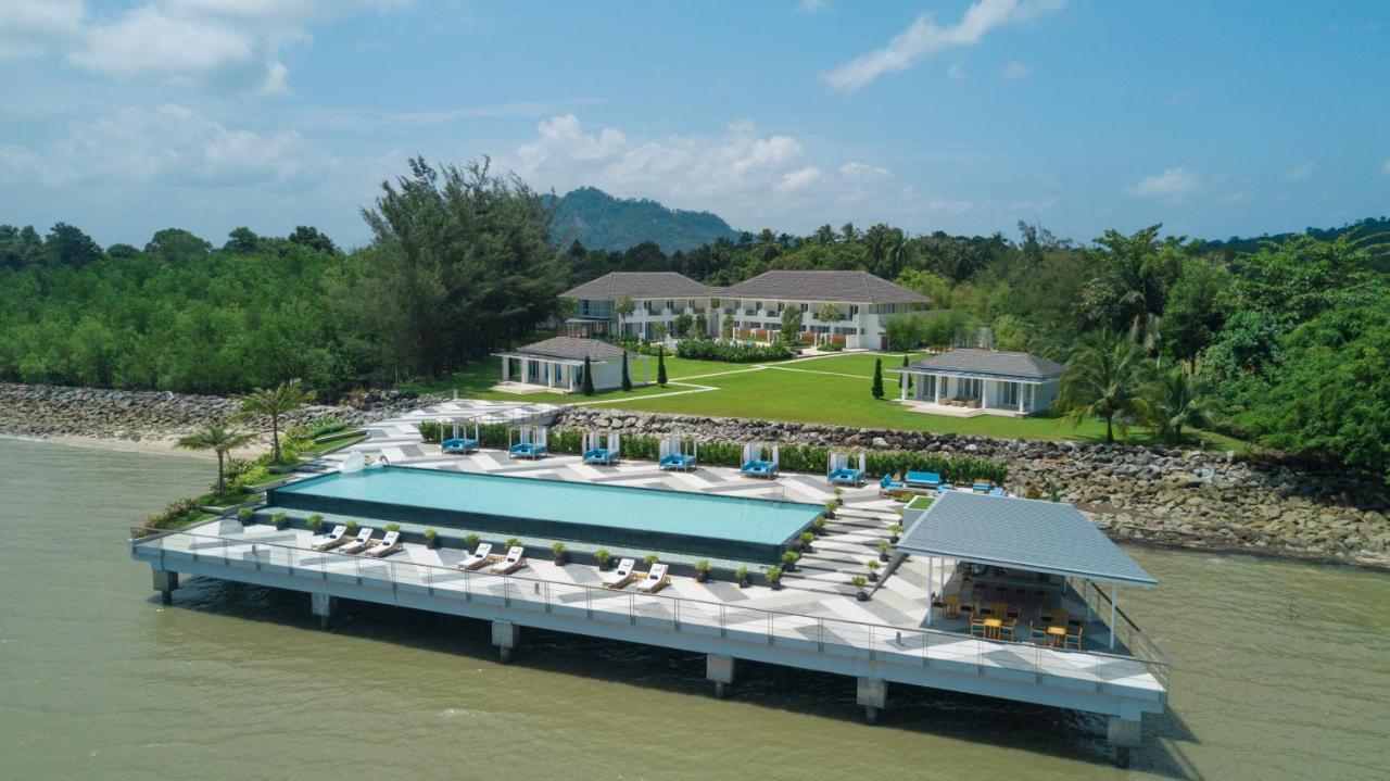 Cove 55 Hotel Santubong Buitenkant foto